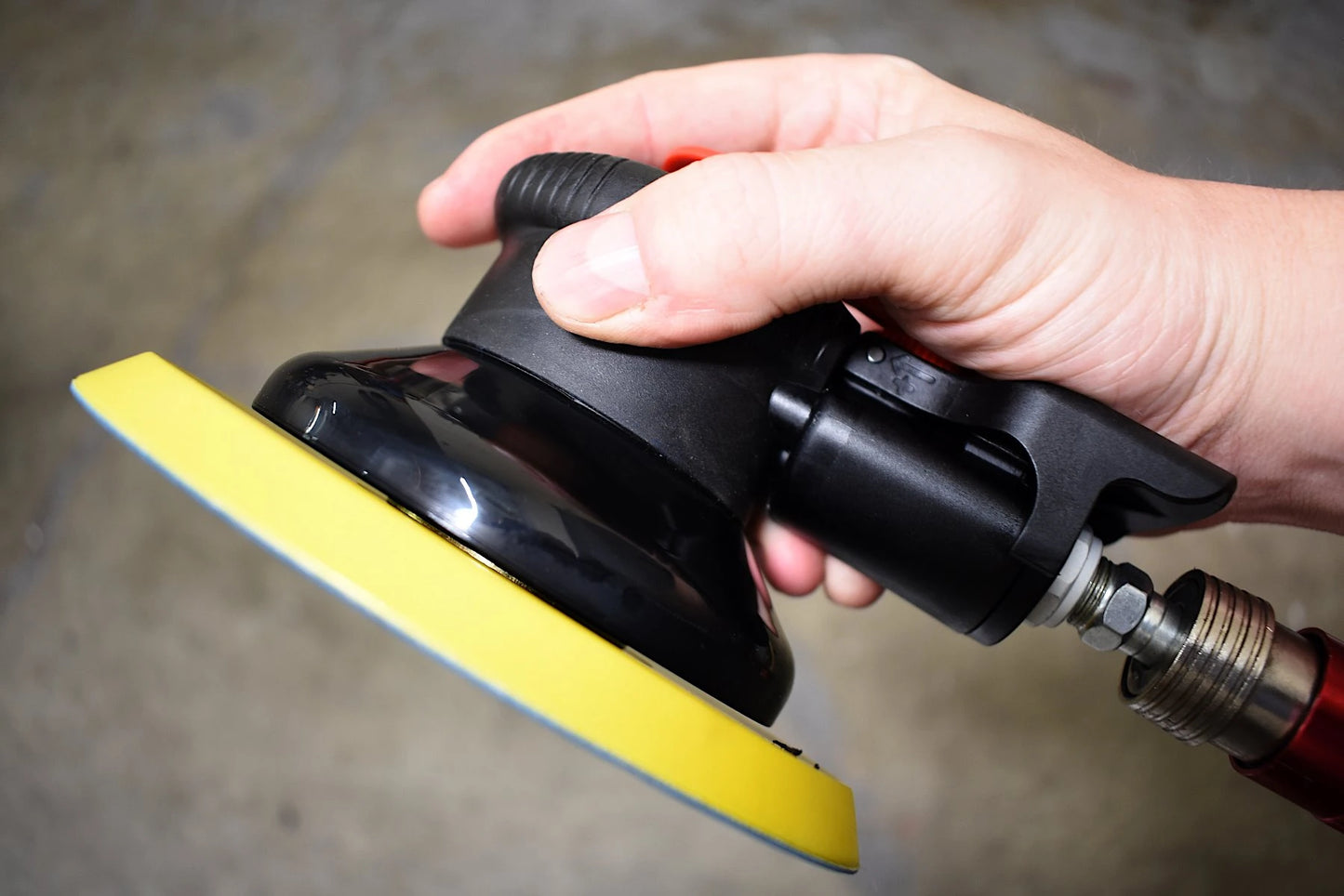 Astro Pneumatic - ONYX 6″ Finishing Palm Sander with 6″ PU PSA Backing Pad - 3/16″ Stroke